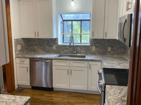 2107 Lou Dr W, Jacksonville, FL 32216