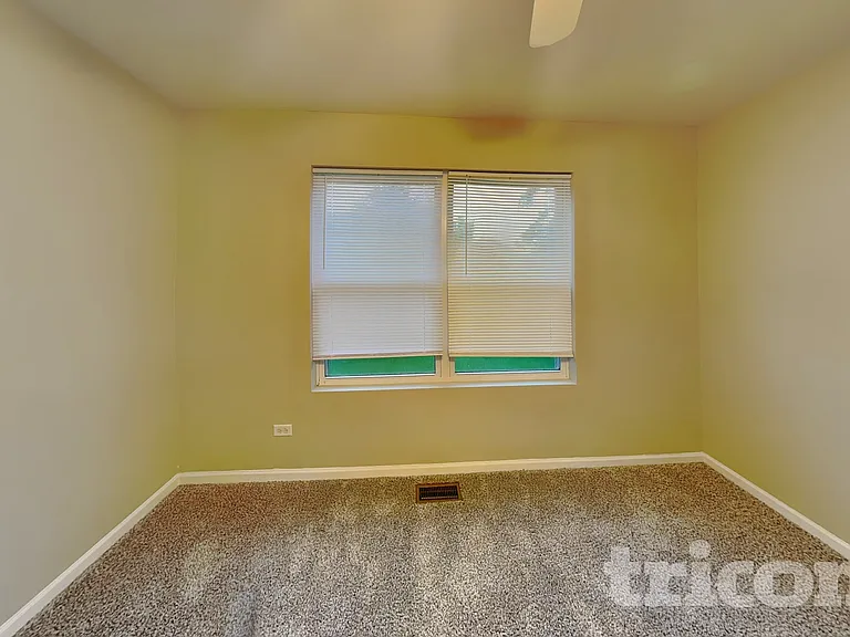 8007 Shady Oak Rd — Photo 9