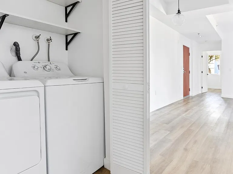 900 S Harvard Blvd #201 — Photo 13