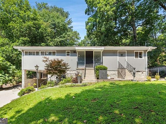 2nd image of 2132 Fairway Cir NE