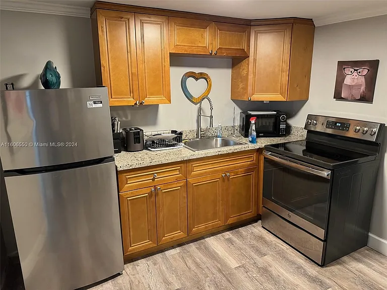57 NE 24th St #61-B — Photo 10