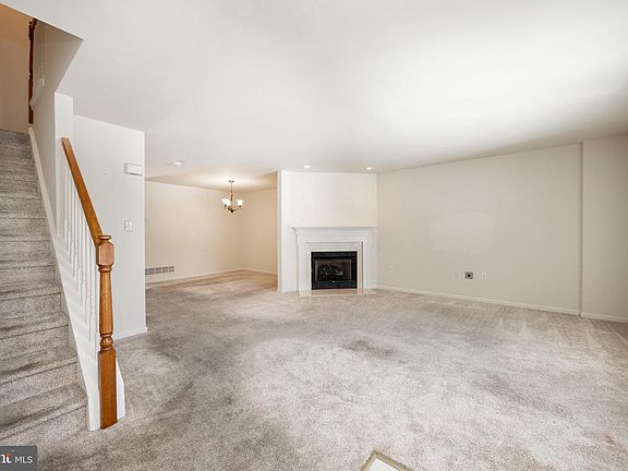 3rd image of 222 Spring Valley Way