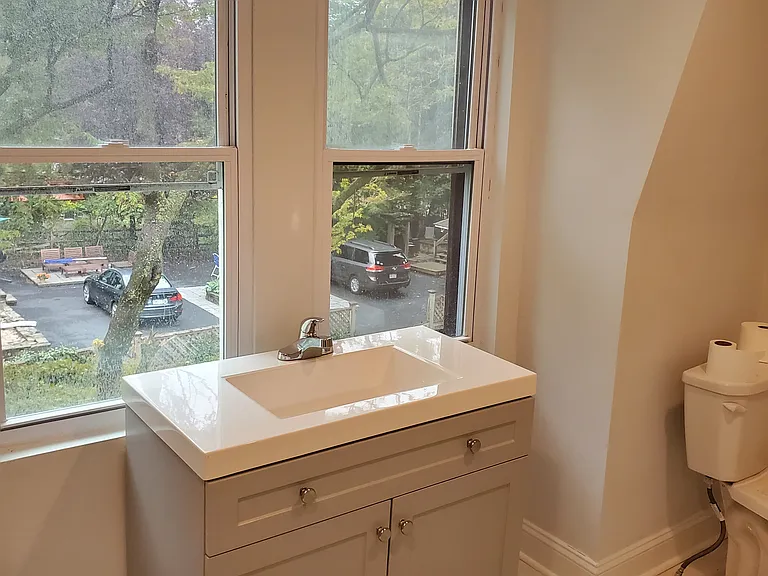602 Washington Ln #3 — Photo 4