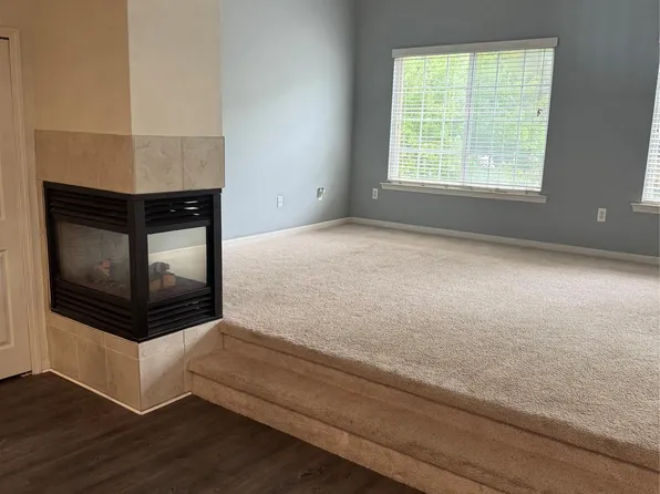 1478 Crimson Way, Walled Lake, MI 48390