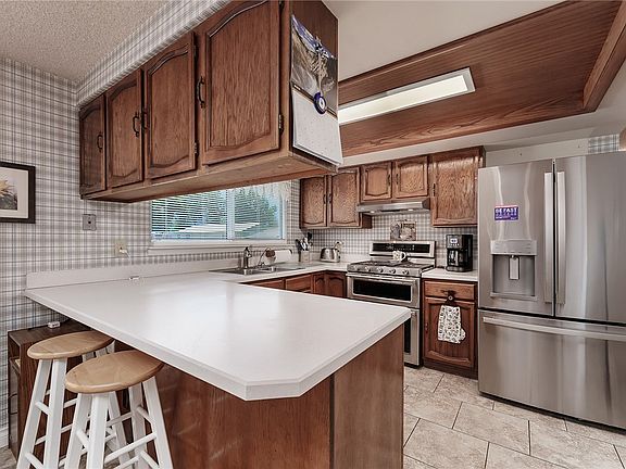 5th image of 6248 Victoria Ln