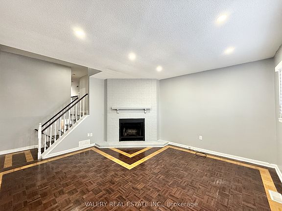 5th image of 94 Reed Dr #1