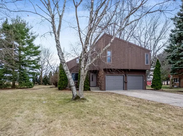 776 East Center STREET, Juneau, WI 53039