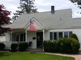 38 Haven Ln, Levittown, NY 11756