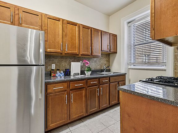 2nd image of 1707 Columbia Rd NW #101