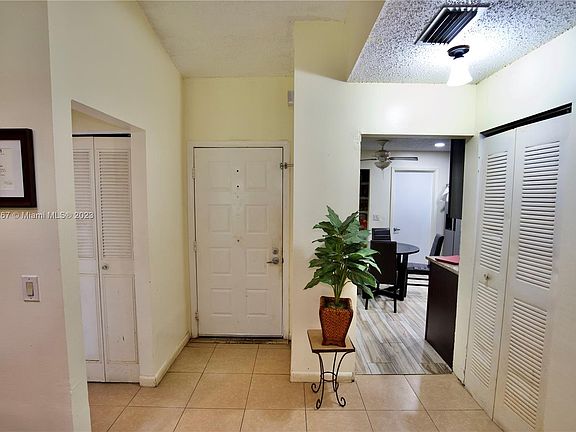 2nd image of 3811 Island Club Cir