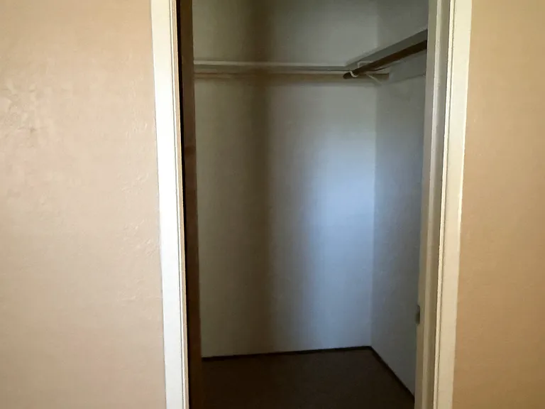 731 Mikkelsen Dr — Photo 2