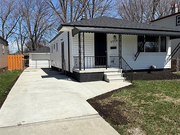 3rd image of 23541 Elmira St