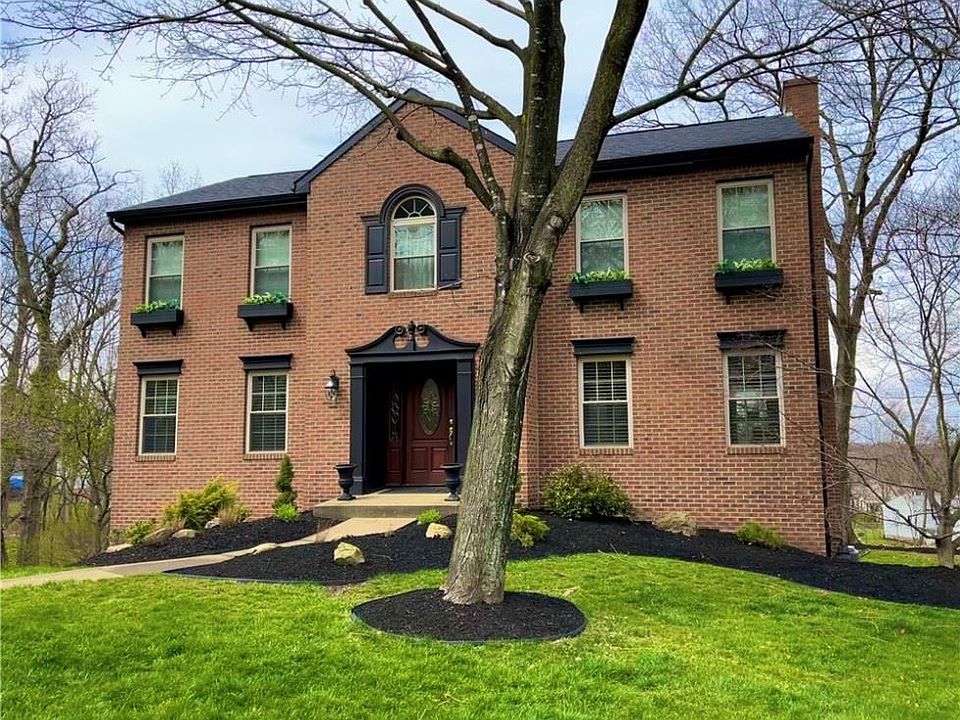1st image of 462 Monmouth Dr