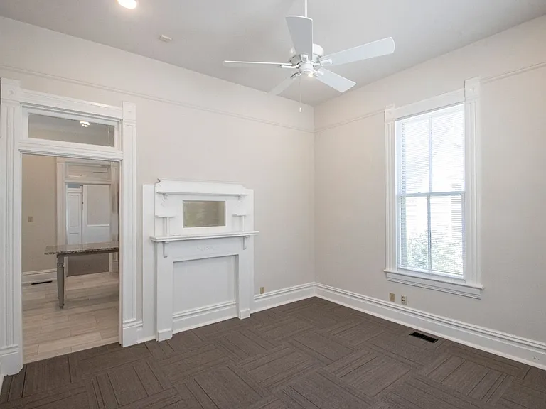 112 S Pulaski St — Photo 8