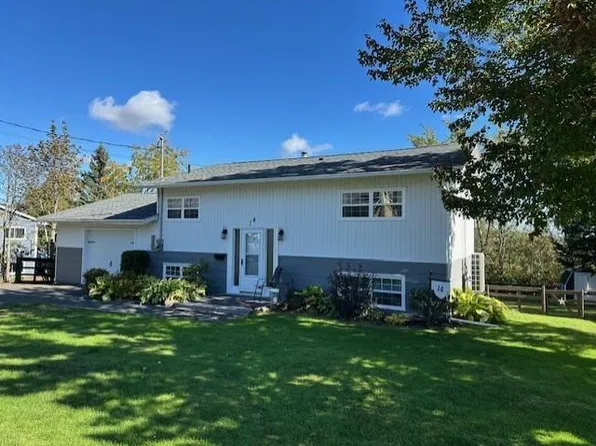 14 Hillside Dr, Antigonish, NS B2G 1H4