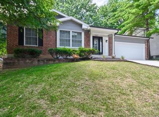 5607 Dantonaire Pl, Saint Louis, MO 63128