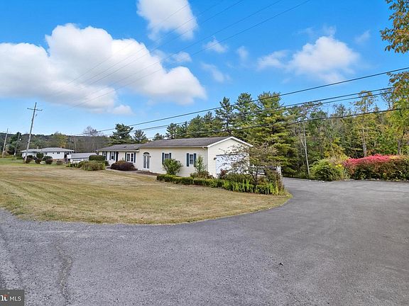 3rd image of 1532 Clarence Rd