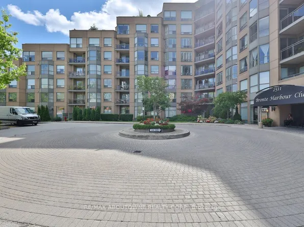 2511 Lakeshore Rd W #801, Oakville, ON L6L 6L9