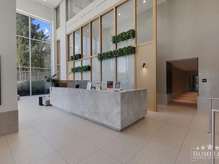 13573 98a Ave #1403 — Photo 3