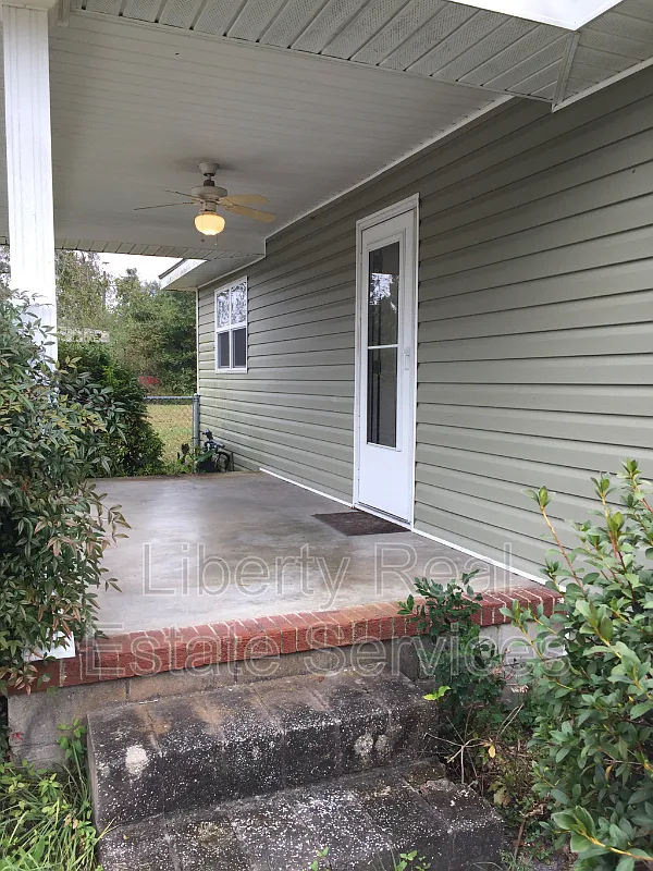 3 bed, 2.0 bath, 1626 sqft, $1,500 — Photo 2