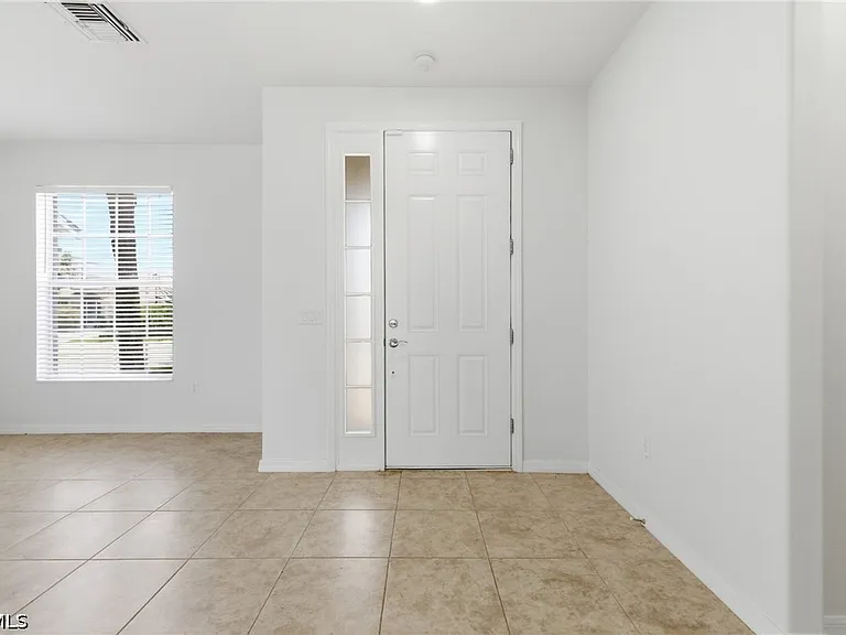 2639 Bellingham Ct — Photo 4
