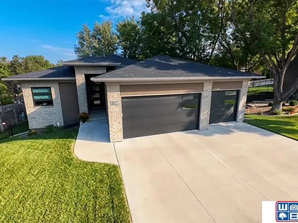 8110 Cooper Ct, Lincoln, NE 68506