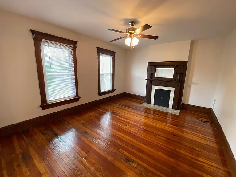 King Ave 252-254 SCR — Photo 11