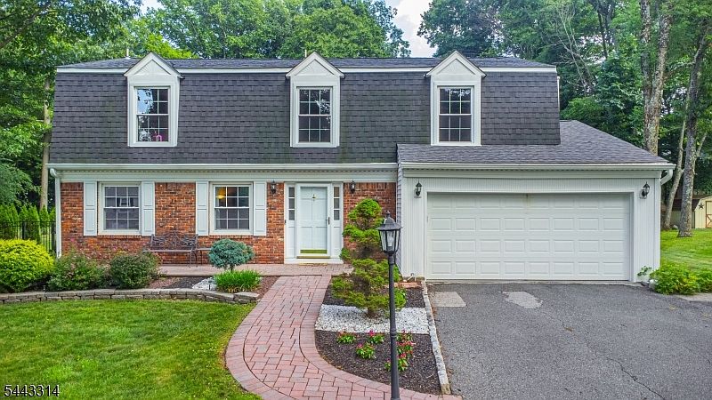 1st image of 37 Camelot Dr