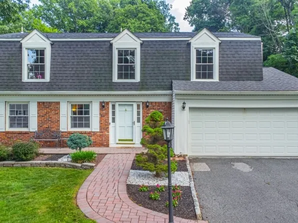 37 Camelot Dr, Mount Olive Twp., NJ 07828