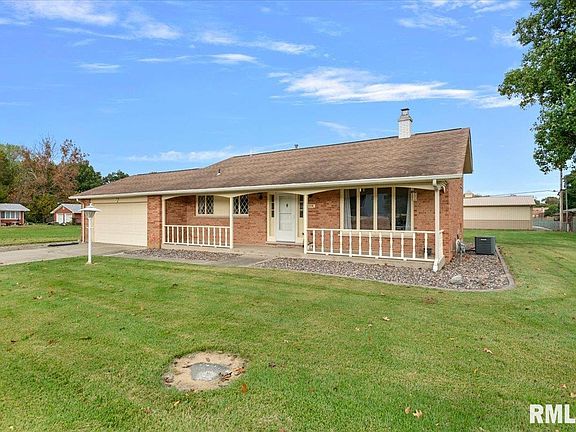 3rd image of 2538 N Plateau Dr