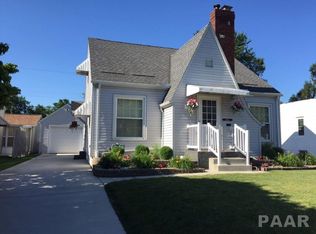 1422 W Circle Rd, Peoria, IL 61604