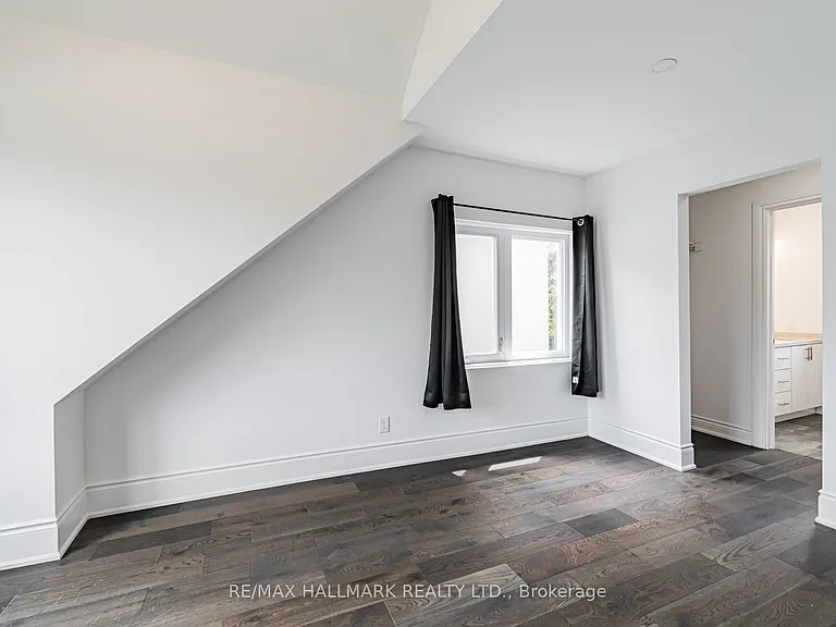 82 Ellington Dr #UPPER — Photo 18