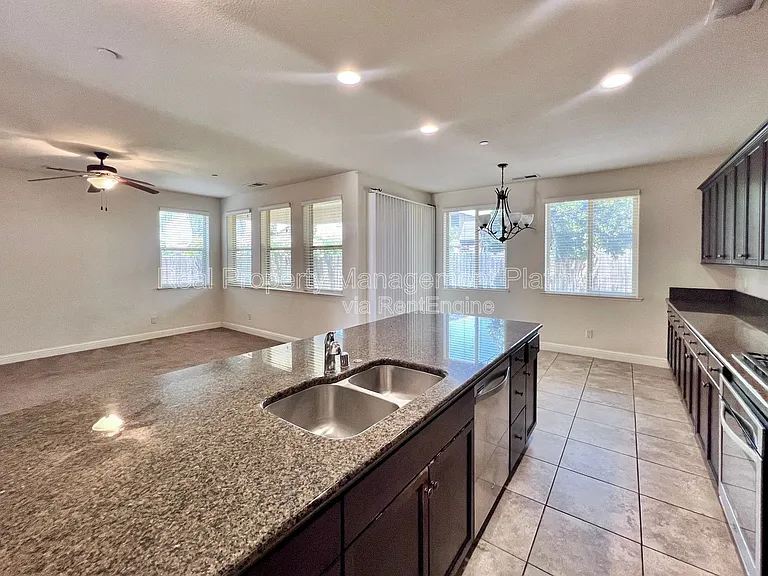 5893 E Laurite Ave — Photo 13