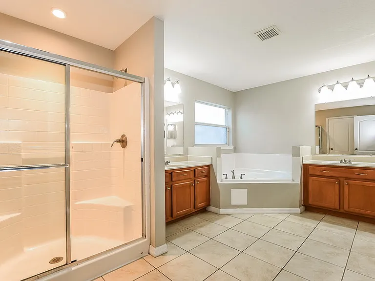 2101 Woodsedge Dr — Photo 11