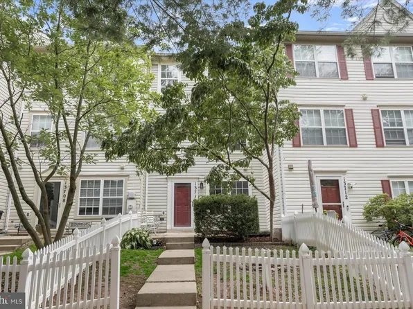 13710 Lark Song Dr, Germantown, MD 20874