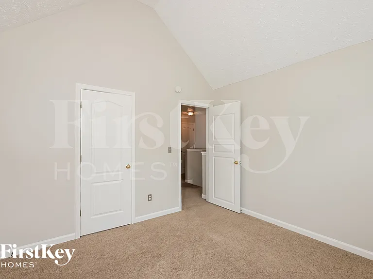 4447 Chester Ln — Photo 13