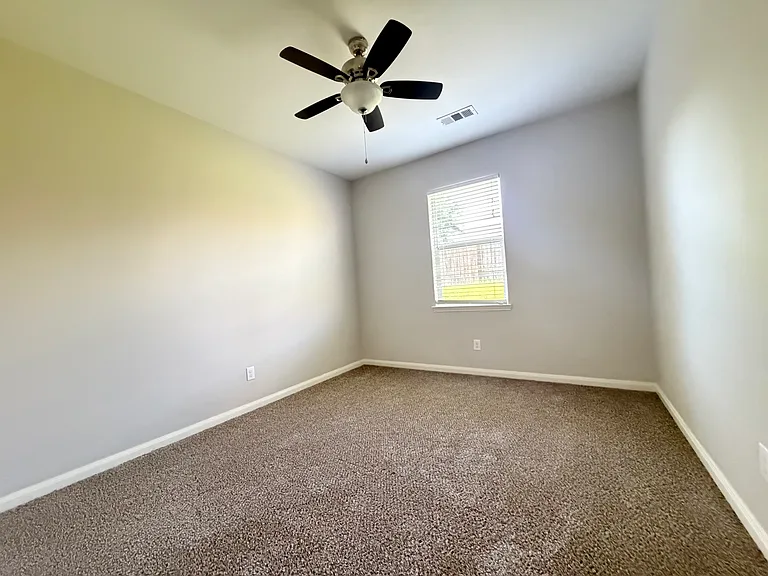 2134 Redbud Dr — Photo 16