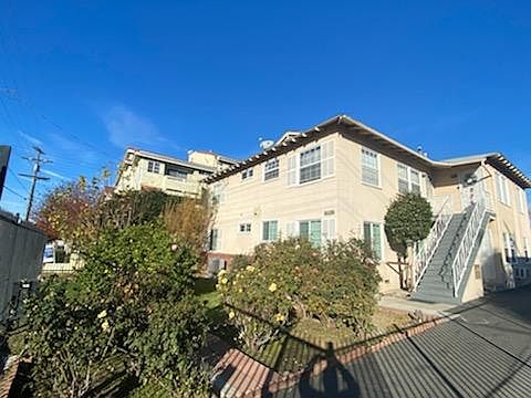 1st image of 13811 Victory Blvd #2