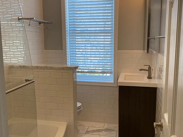 Full bath #2 off 3rd fl landing
