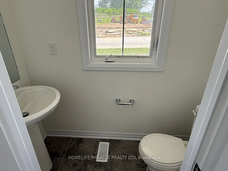 40 Turnbull Dr — Photo 16