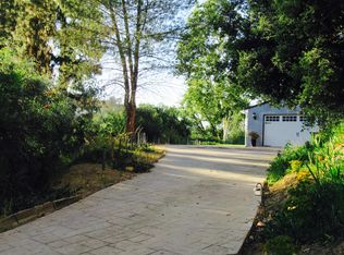 15535 Woodcrest Dr, Sherman Oaks, CA 91403
