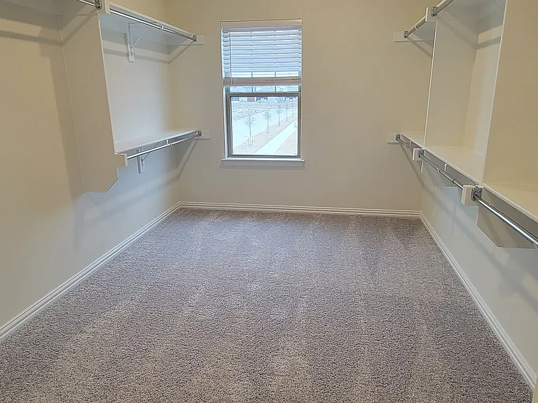 Walk in closet