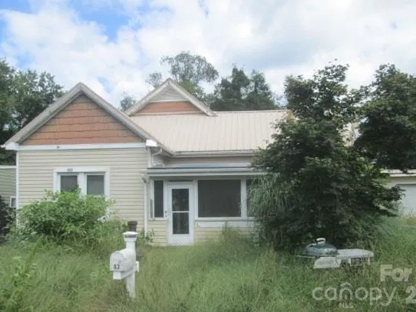 63 Goodyear St, Waynesville, NC 28786
