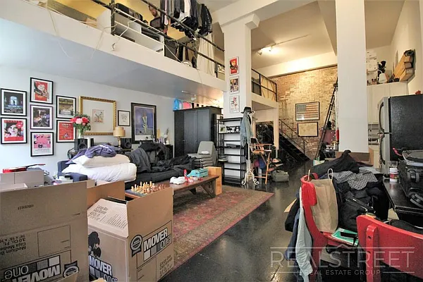 Rented by Real Street Inc | media 2