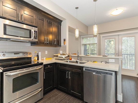 3rd image of 2950 Lefeuvre Rd #30