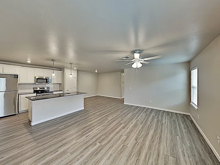 11204 Howard Dr — Photo 6