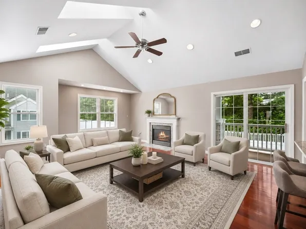 58 Village Dr Unit 58, Quincy, MA 02169