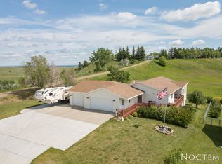 3024 Hillside Rd, Mandan, ND 58554