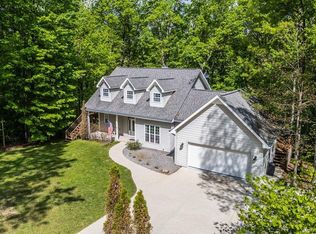 469 E Cove Rd, Monterey, TN 38574