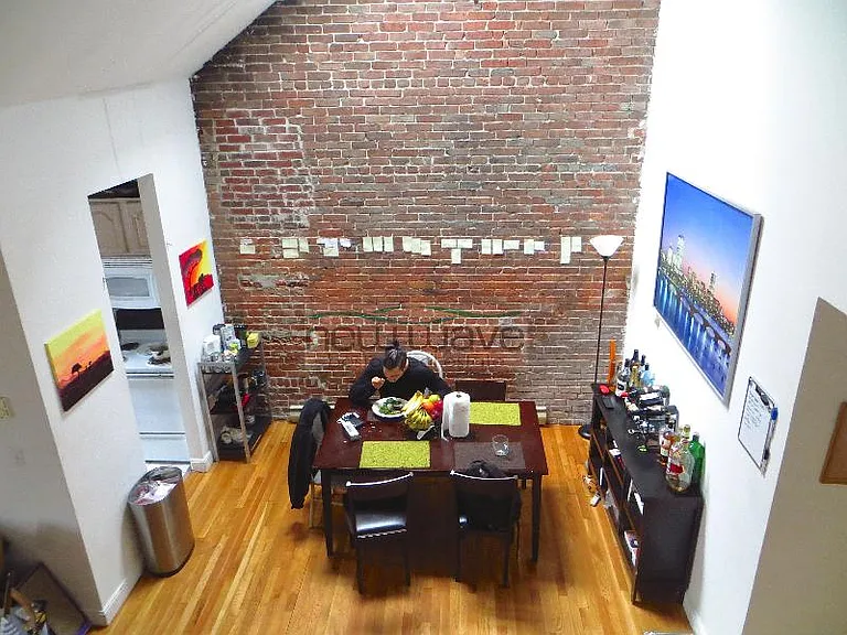 1750 Washington St #11 — Photo 3